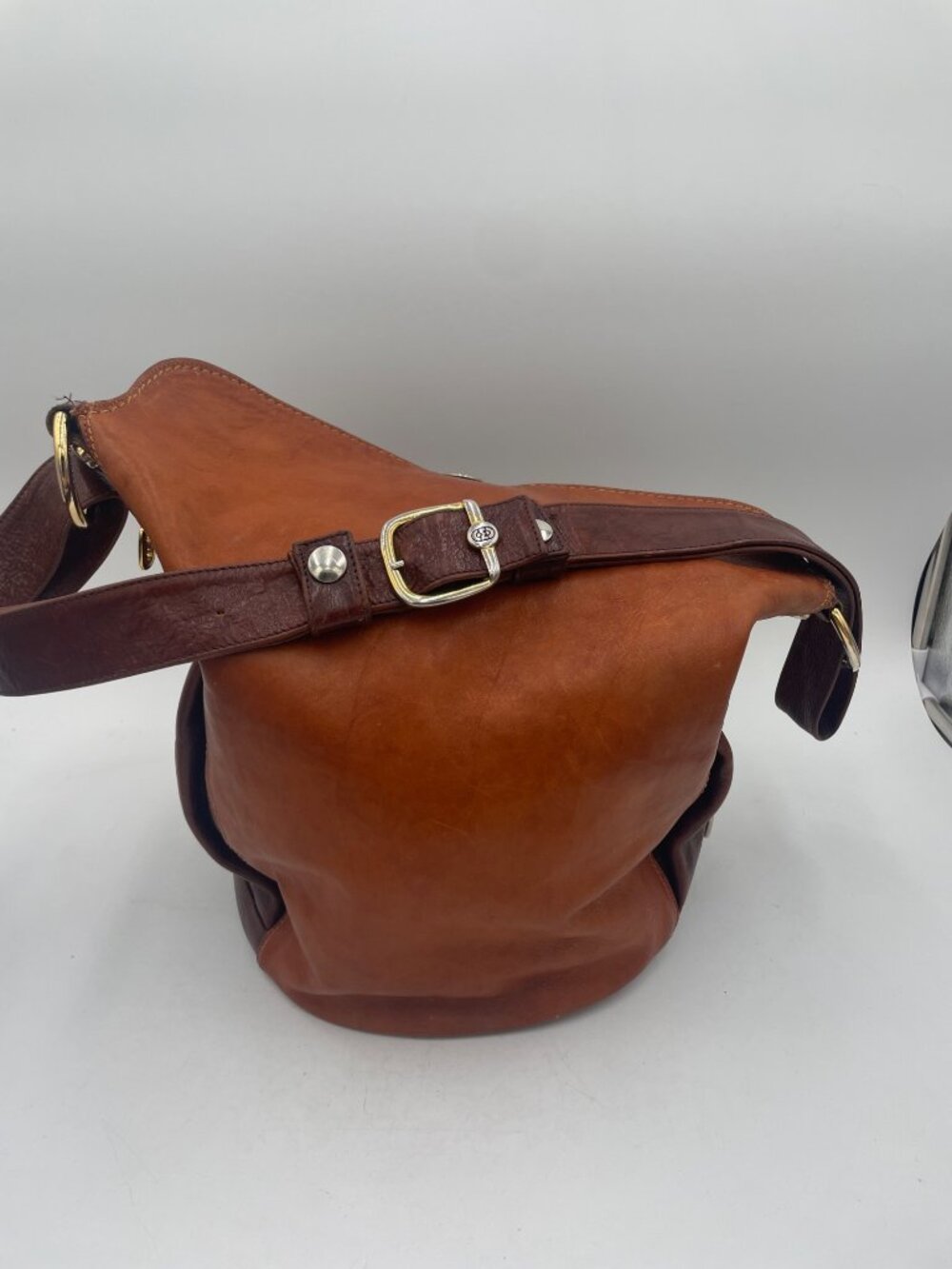 Morino Italian Leather Bucket Bag With Adjustable Strap & Zippered Pockets - Picture 4 of 14